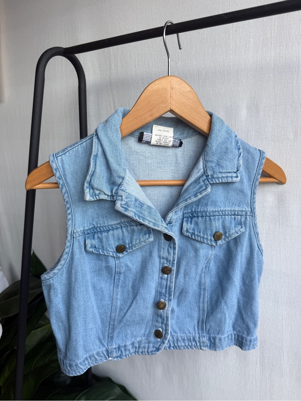 Vintage All That Jazz Button Up Light Wash Denim Cropped Vest / 5/6 fits like XS